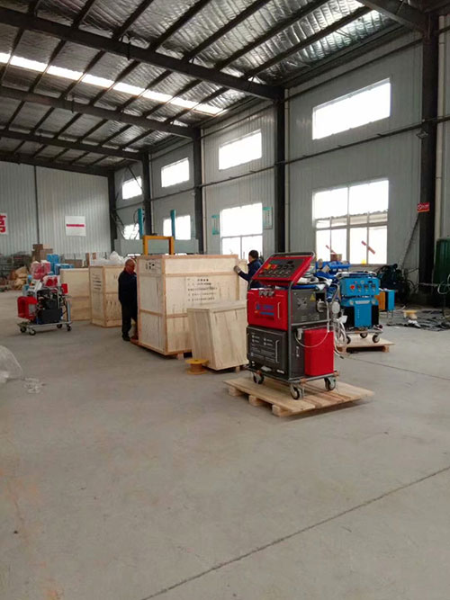 除鹽水箱防腐聚脲噴涂施工新手很難完成?(圖2) 防腐防水聚脲噴涂設備